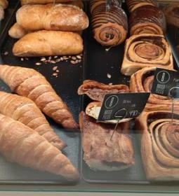 Brucker Pékség - Móricz