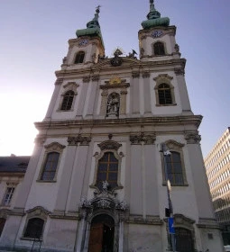 Budapest-Felsővízivárosi Szent Anna plébániatemplom