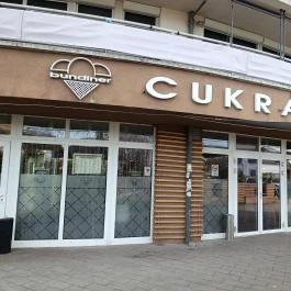 Bundiner Cukrászda, Fót - Külső kép