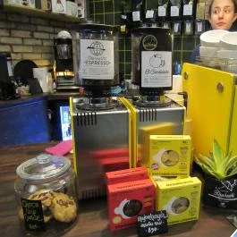 By Beans Coffee - Belvárosi Piac, Budapest - Belső