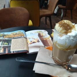 Cafe Frei - Allee Budapest - Étel/ital