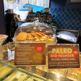 Cafe Frei - Kolosy tér Budapest - Étel/ital