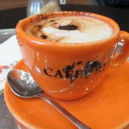 Cafe Frei - Könyves Kálmán körút Budapest - Étel/ital