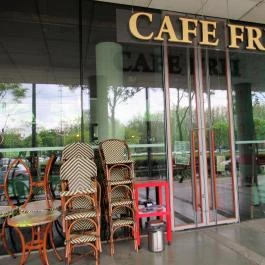 Cafe Frei - Liget Center Budapest - Külső kép