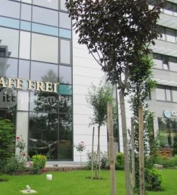 Cafe Frei - Office Garden