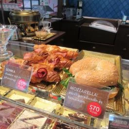 Cafe Frei - Office Garden Budapest - Étel/ital