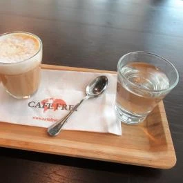 Cafe Frei - Vision Towers Budapest - Étel/ital