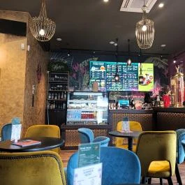 Cafe Frei Waterfront, Budapest - Belső