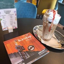 Cafe Frei Waterfront, Budapest - Étel/ital