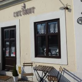 Café Godot Miskolc - Külső kép