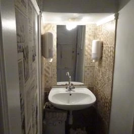 Café Godot, Miskolc - Mosdó