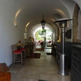 Café Pierrot, Budapest - Belső