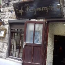Café Ponyvaregény - Bercsényi utca Budapest - Belső