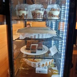 Cafe Rose Budapest - Étel/ital