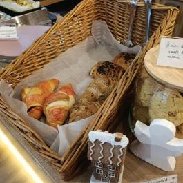 Cafe Rose Budapest - Étel/ital