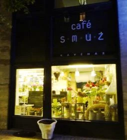 Smúz Café & Bar