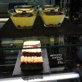 Caffe Shakerato Budapest - Étel/ital