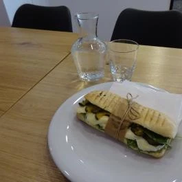 Caffe Shakerato Budapest - Étel/ital