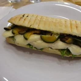 Caffe Shakerato Budapest - Étel/ital