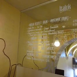 Cakumpakk Street Bistro Budapest - Belső