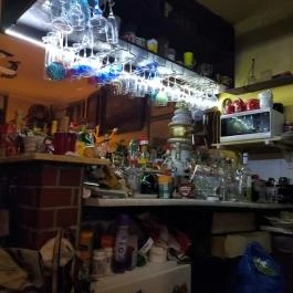 Calgary Antik Drinkbár Budapest - Étel/ital