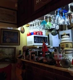 Calgary Antik Drinkbár