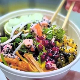 California Poké Bar Opera Budapest - Étel/ital