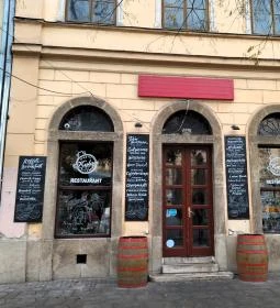 Pesti KULACS Magyar Étterem