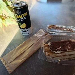 Calzone Pizzéria Budapest - Étel/ital