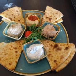 Capri Duna Pizzeria Budapest - Étel/ital