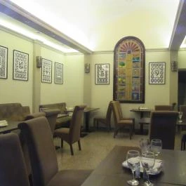 Carmel Kóser Étterem, Budapest - Belső