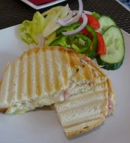 Cayman Étterem & Pizzéria