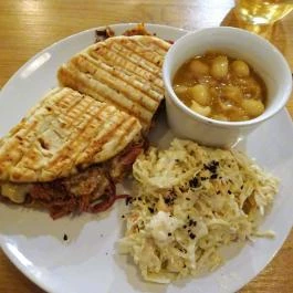 Céltorony Grill & BBQ Budapest - Étel/ital