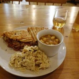 Céltorony Grill & BBQ Budapest - Étel/ital