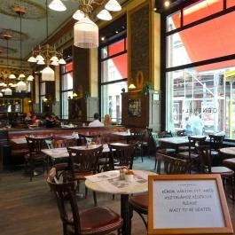 Centrál Kávéház, Budapest - Belső