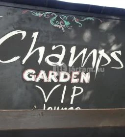 Champs Sziget Beergarden