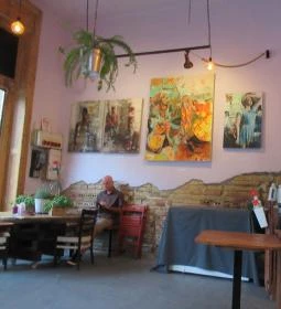 Charbon Art Café