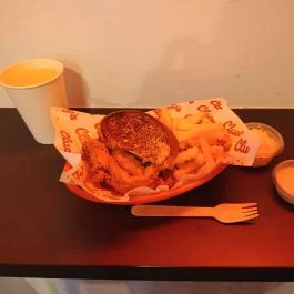 Clucky's , Budapest - Étel/ital