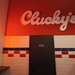 Clucky's , Budapest - Belső