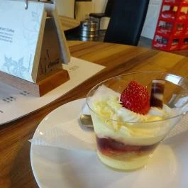 Colibri Art & Coffee Budapest - Étel/ital