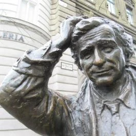 Columbo-szobor Budapest - Egyéb