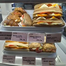 Cortesi - Allee Budapest - Étel/ital