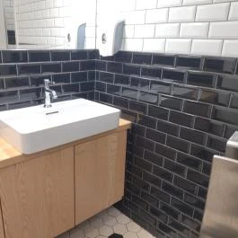 Corvin Gastropub Budapest - Mosdó