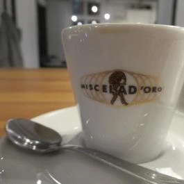 Cosmopolitan Nyelviskola & Café Budapest - Étel/ital