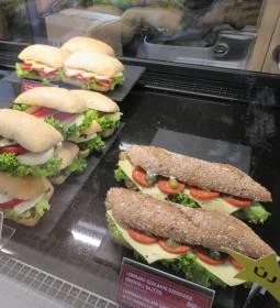 Costa Coffee - Deák Ferenc tér