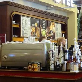 Costa Coffee - Westend City Center Budapest - Belső