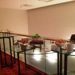 Courtyard by Marriott Budapest - Vendéglátás