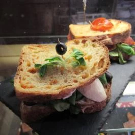 Coyote Coffee & Deli, Budapest - Étel/ital