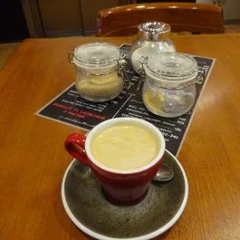 Créme Cup Café - Alexandra Könyvesház Budapest - Étel/ital