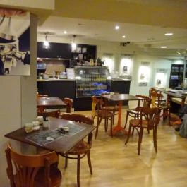 Créme Cup Café - Alexandra Könyvesház Budapest - Belső